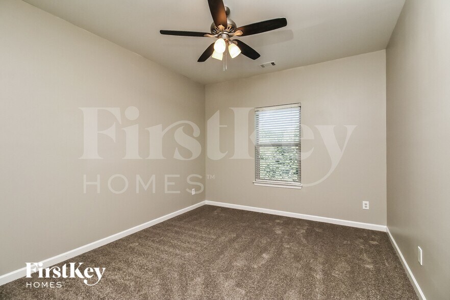 Building Photo - 35 Crossbill Trl