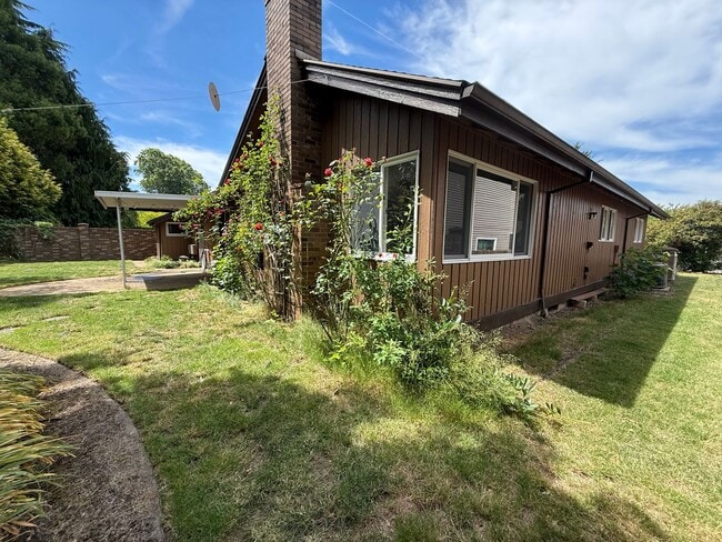 Building Photo - Bright & Beautiful 3-Bedroom Beaverton Home with A/C, Washer & Dryer, and Tons of Storage!