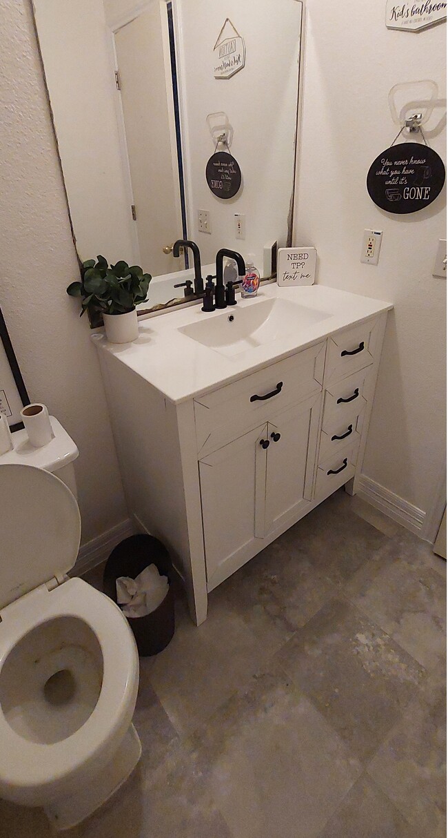 Building Photo - 15214 Sabal Palm Rd