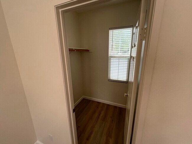 Building Photo - 82630 Redford Way