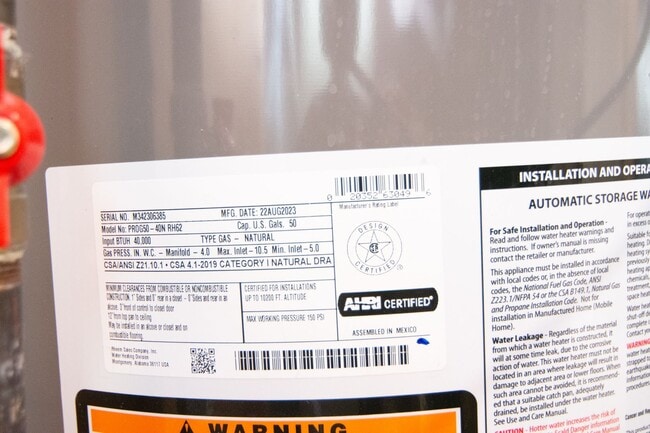 Building Photo - Gorgeous Bountiful Home w/ Solar & 3 Car Garage