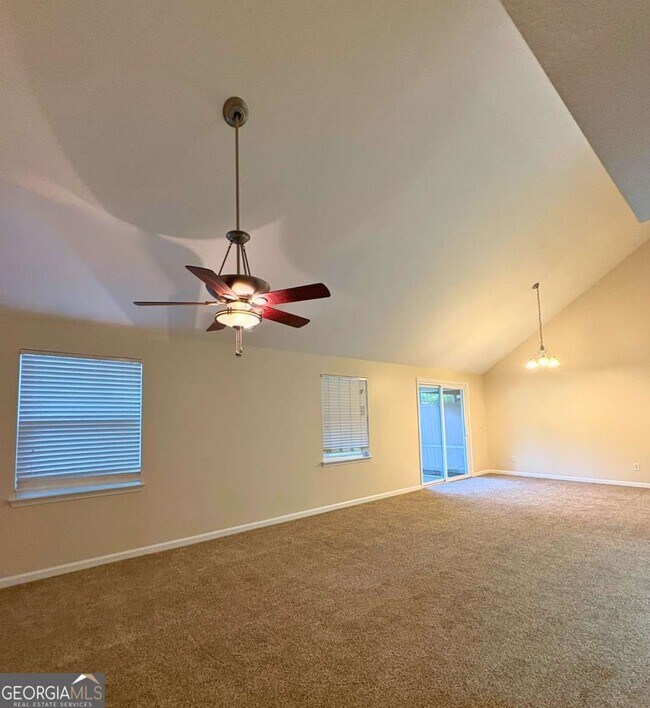 Building Photo - 303 Gary Cir