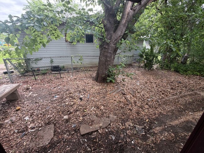 Building Photo - 3002 Shenstone Dr