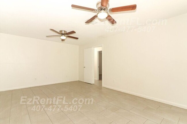 Building Photo - 858 Bishop Dr