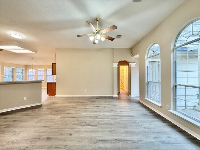 Building Photo - 25335 Rayford Crest Dr