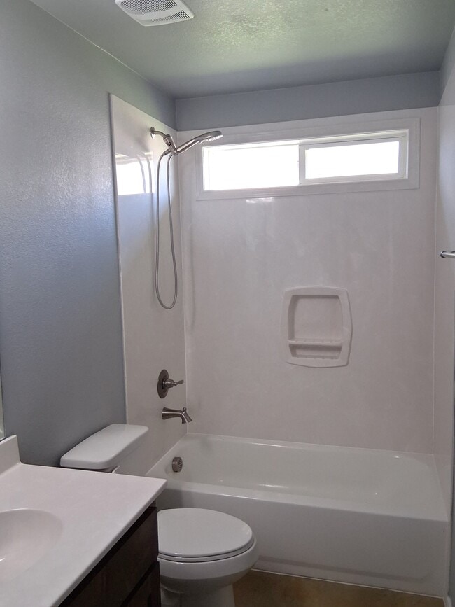 Building Photo - 3010 Privet Dr