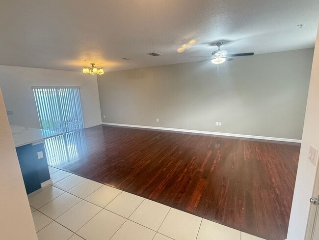 Building Photo - Townhome Available - Saint Cloud, FL -  3 ...