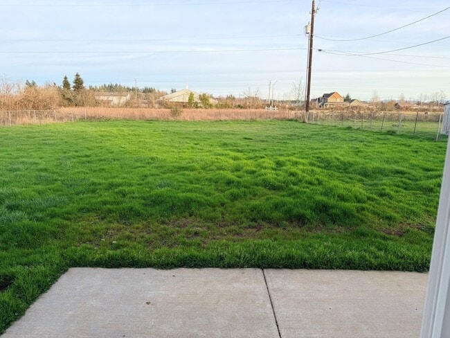 Building Photo - Two Bedroom Home in Aumsville