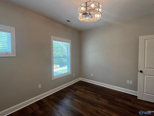 Building Photo - 102 Co Rd 469