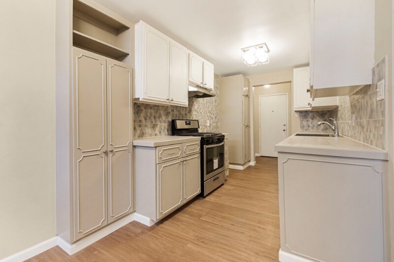 Building Photo - 1375 N Williams St