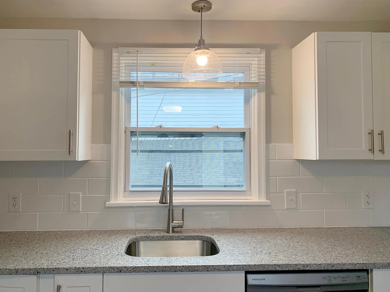 Building Photo - 142 E Gay St