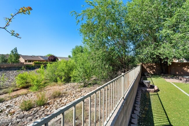 Building Photo - 1531 Essex Way