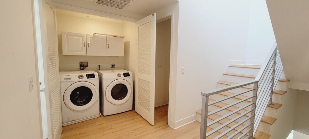 Building Photo - Newly Built Tri-Level Townhome with 3 Bedr...