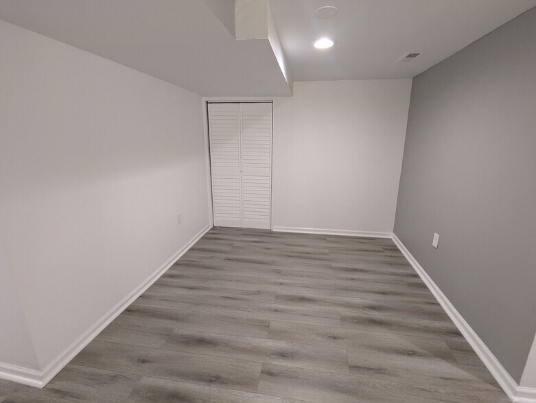Building Photo - 2502 Park Heights Ter