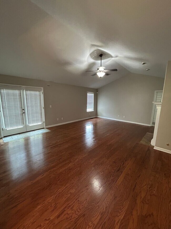 Building Photo - Spacious Ranch in Great Location!!!