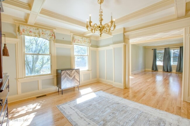 Building Photo - 27 Kirby St