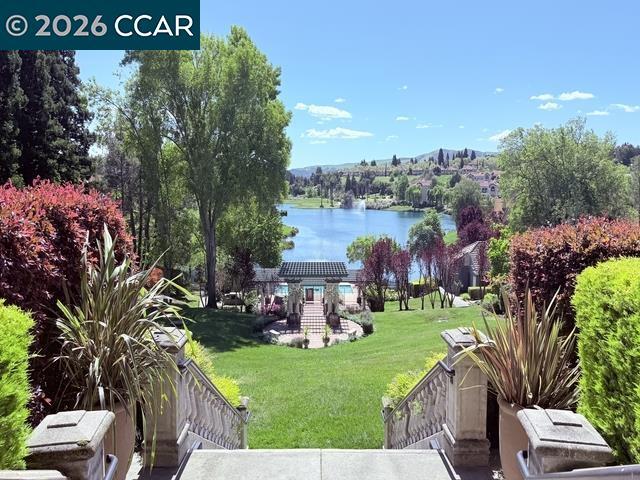 Building Photo - 6220 Lakeview Cir