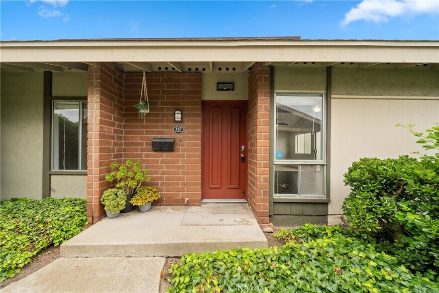 Building Photo - 357 Los Arbolitos Blvd