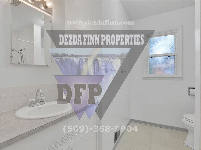 Building Photo - Charming Shadle District 3 bedroom with RV...