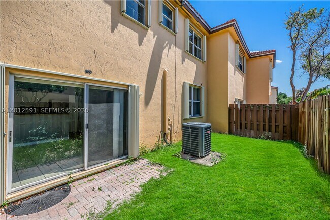 Building Photo - 3375 NE 15th Dr