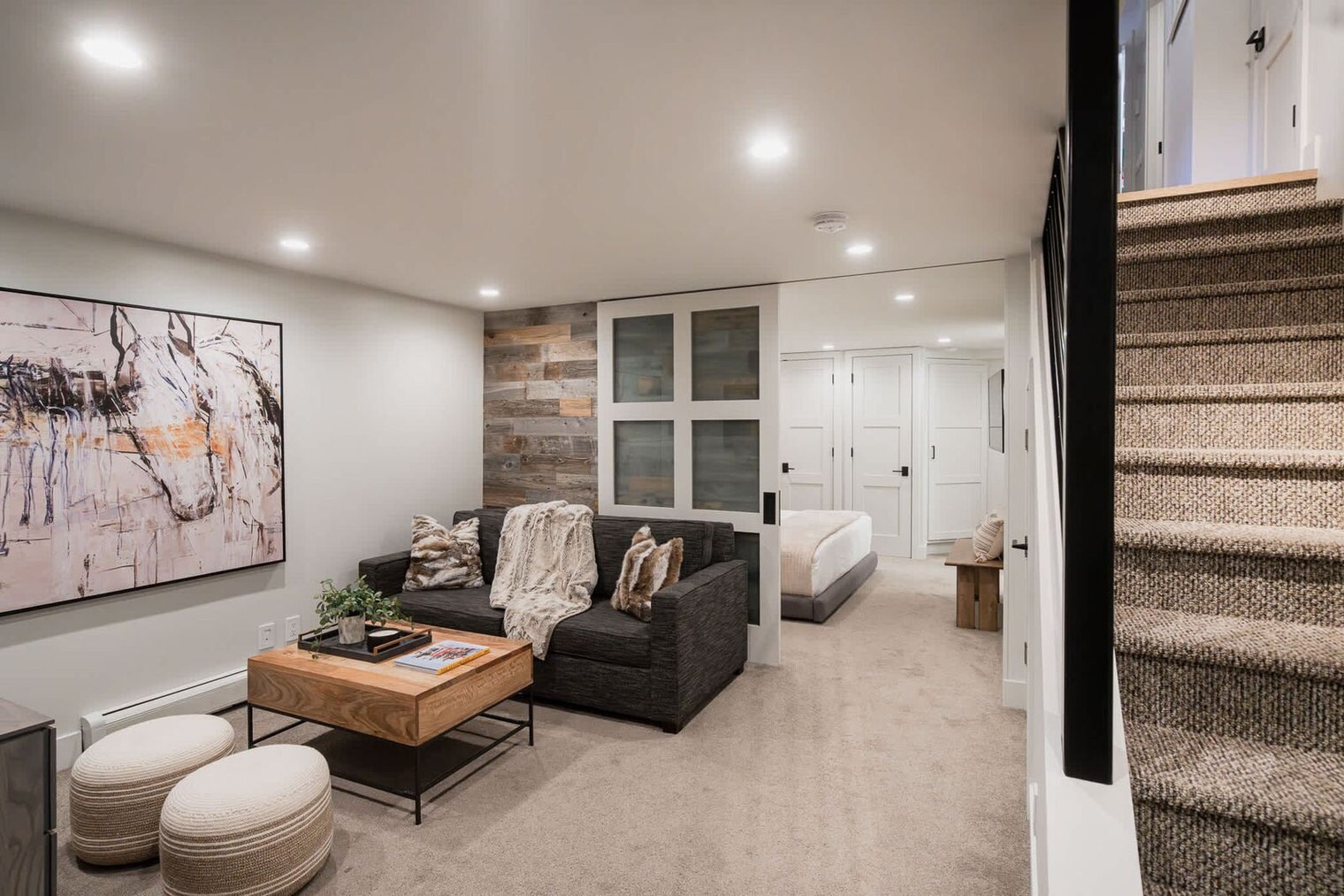 Building Photo - 800 E Hyman Ave