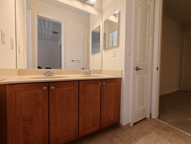 Building Photo - 9462 SW Purple Martin Way