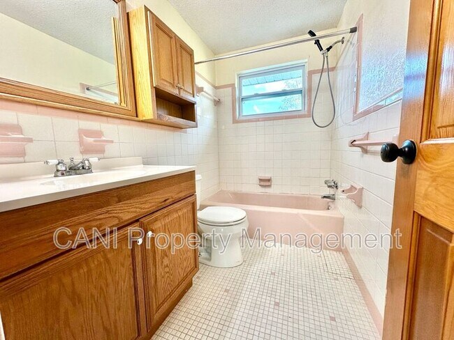 Building Photo - 575 E Compton Ct