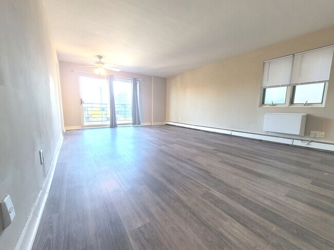 Interior Photo - 1321 Franklin
