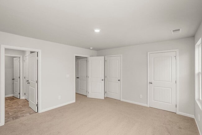 Building Photo - 2985 Mallard Dr