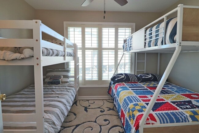 Building Photo - OFF SEASON RENTAL- Turtle Cove Community