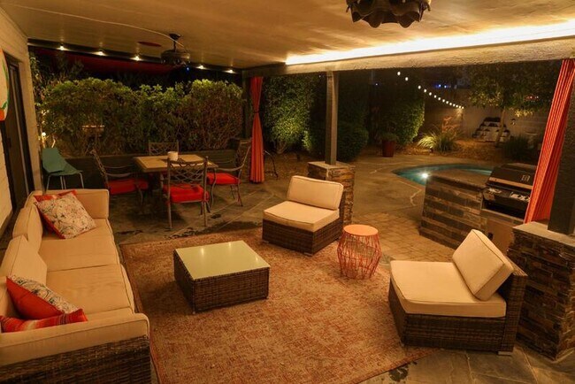 Building Photo - 10610 N 35th St