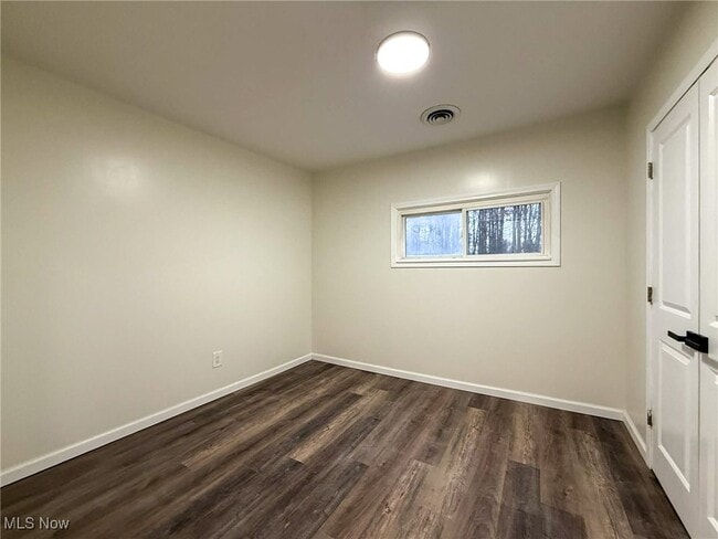 Building Photo - 11370 Parkside Ave NE