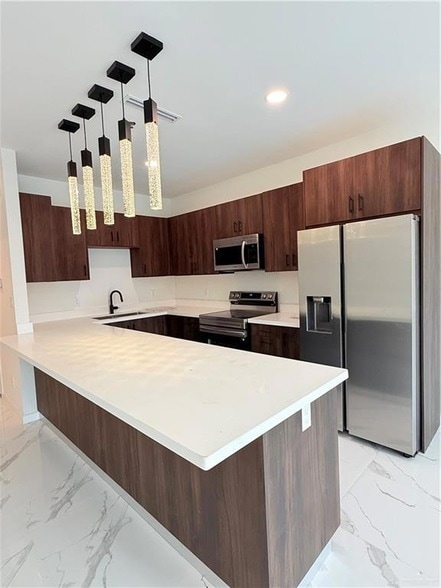 Building Photo - 3018 S K Center St