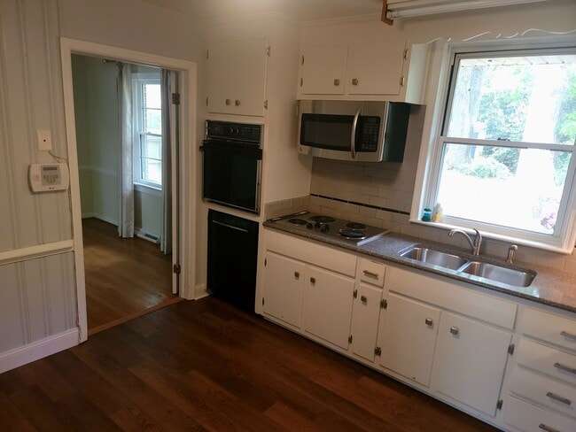 Building Photo - Delightful 3 Bedroom Home for Rent in Henrico