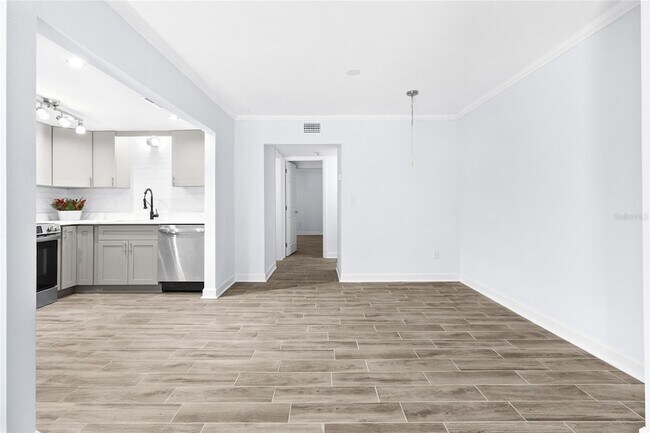 Building Photo - 505 Plaza Seville Ct