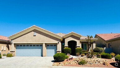Building Photo - 55 + Community of Sun City Del Webb in App...
