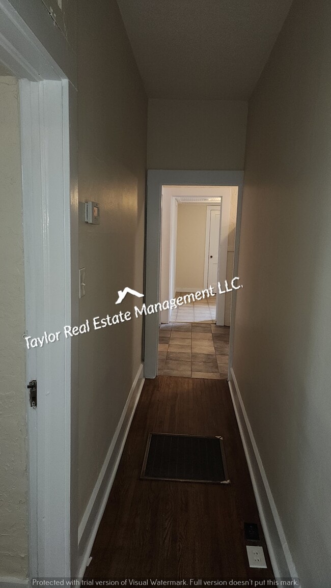 Building Photo - 714 Howell St