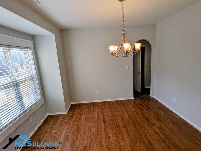 Building Photo - 4807 Mistletoe Ln