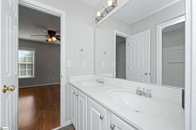 Building Photo - 113 Carissa Ct