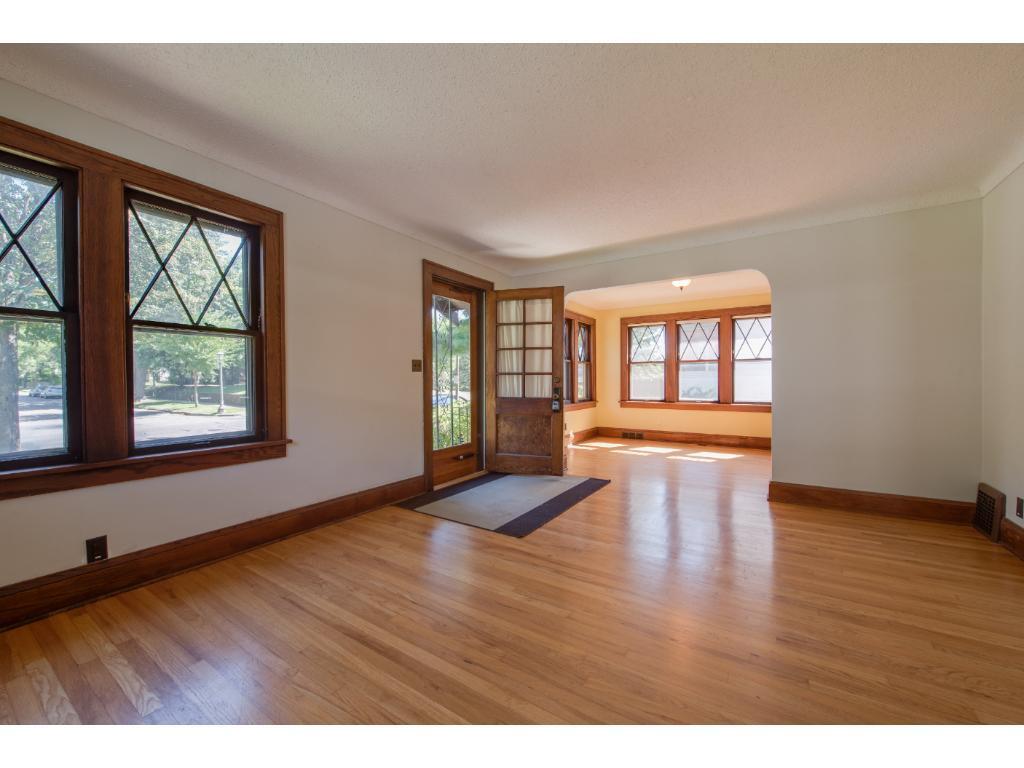 Building Photo - 1674 St Clair Ave