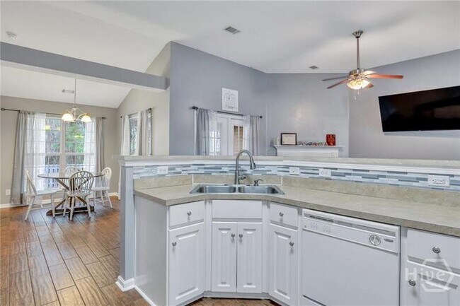 Building Photo - 1506 Bradley Blvd