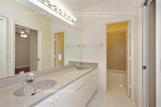 Building Photo - 3626 SW 166th Ave