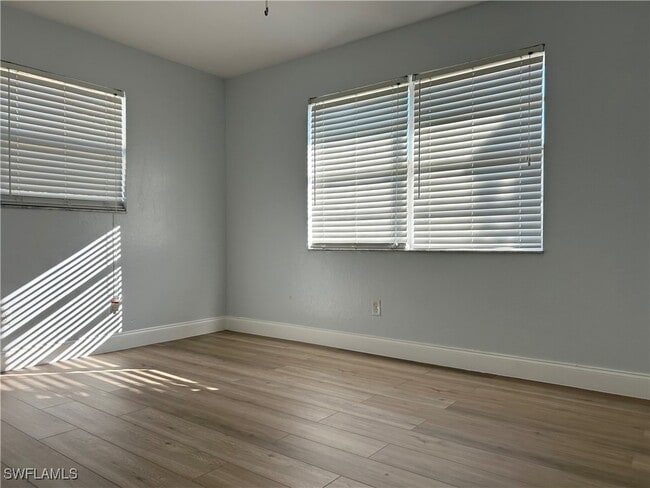 Building Photo - 1428 SE 20th Ave