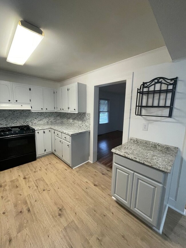 Building Photo - Welcome to this charming 2 bedroom, 1 bathroom home in Gastonia, NC.