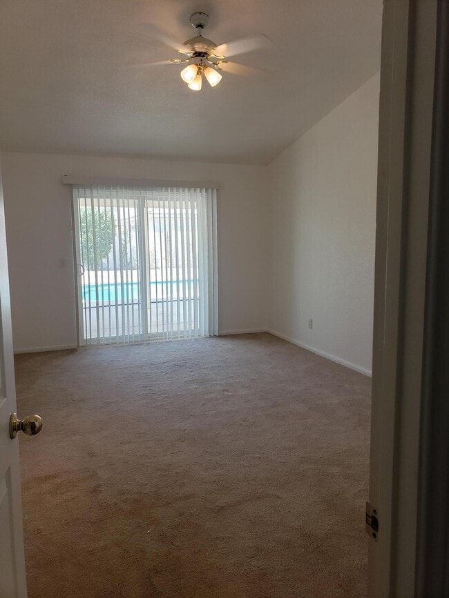 Building Photo - 68412 Descanso Cir