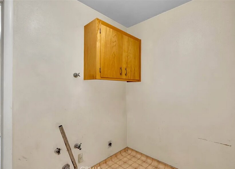 Building Photo - 976 Granada Cir