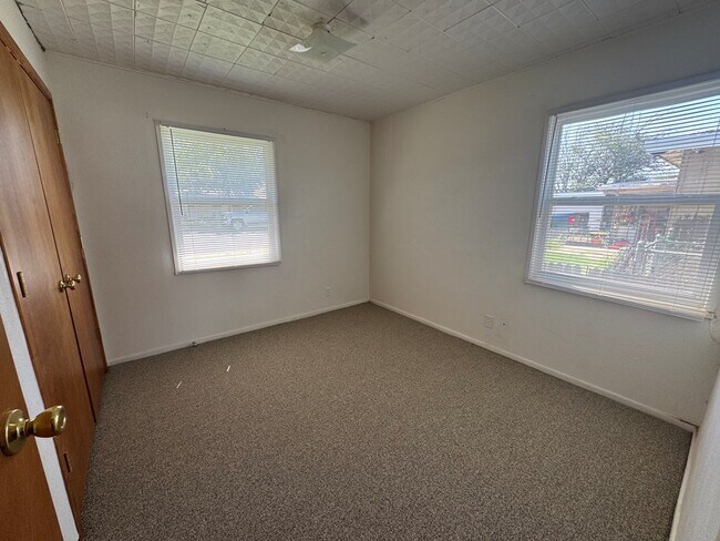 Building Photo - 3107 Merrill Ave