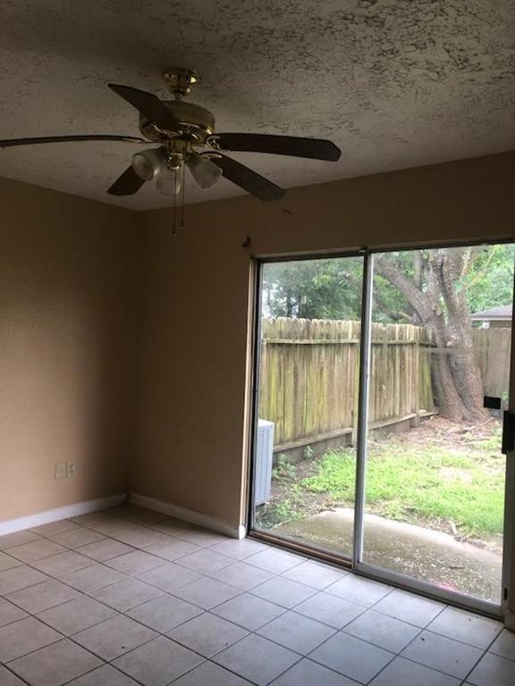 Building Photo - 10009 Rosbrook Dr
