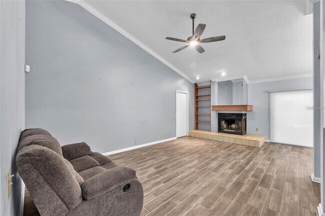 Building Photo - 1702 Horseshoe Dr