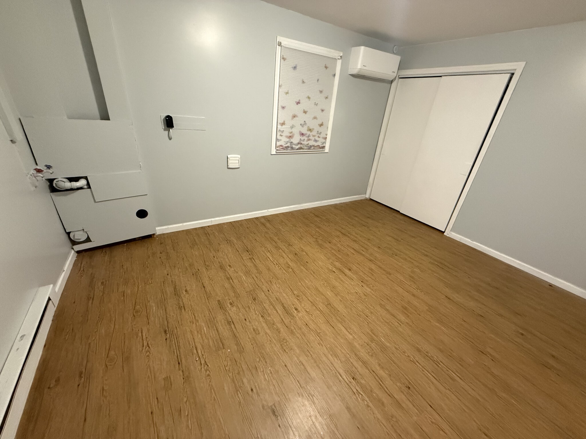 1st Flr Bedroom - 368B Summerhill Rd